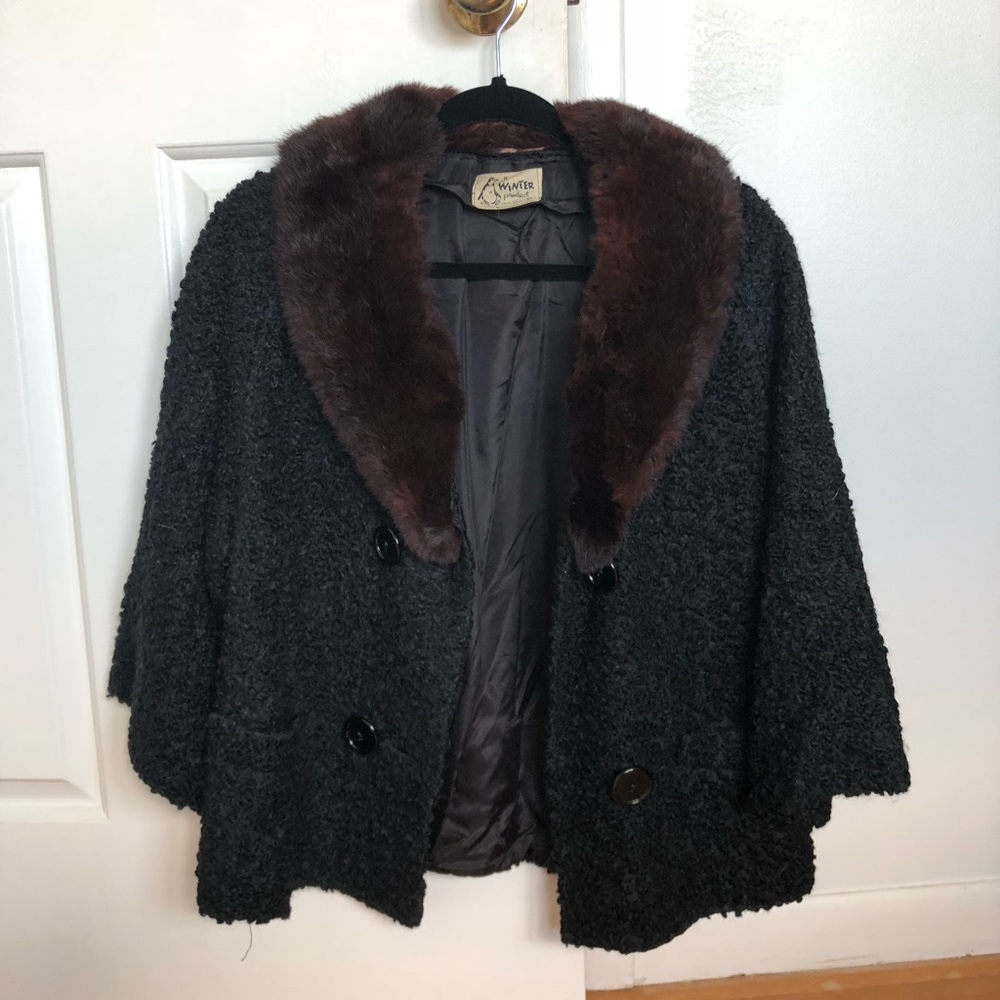 Vintage 1950’s coat w Rabbit Fur collar in perfect condition!
